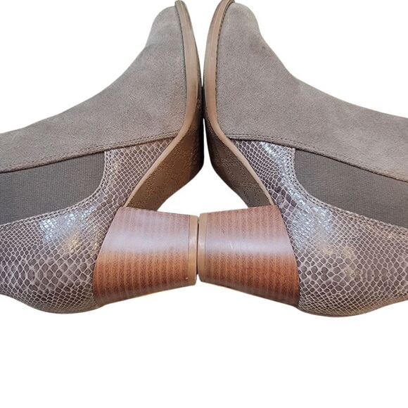 Vionic Anne Suede Leather Ankle Booties. Size 7.5 - Picture 9 of 16